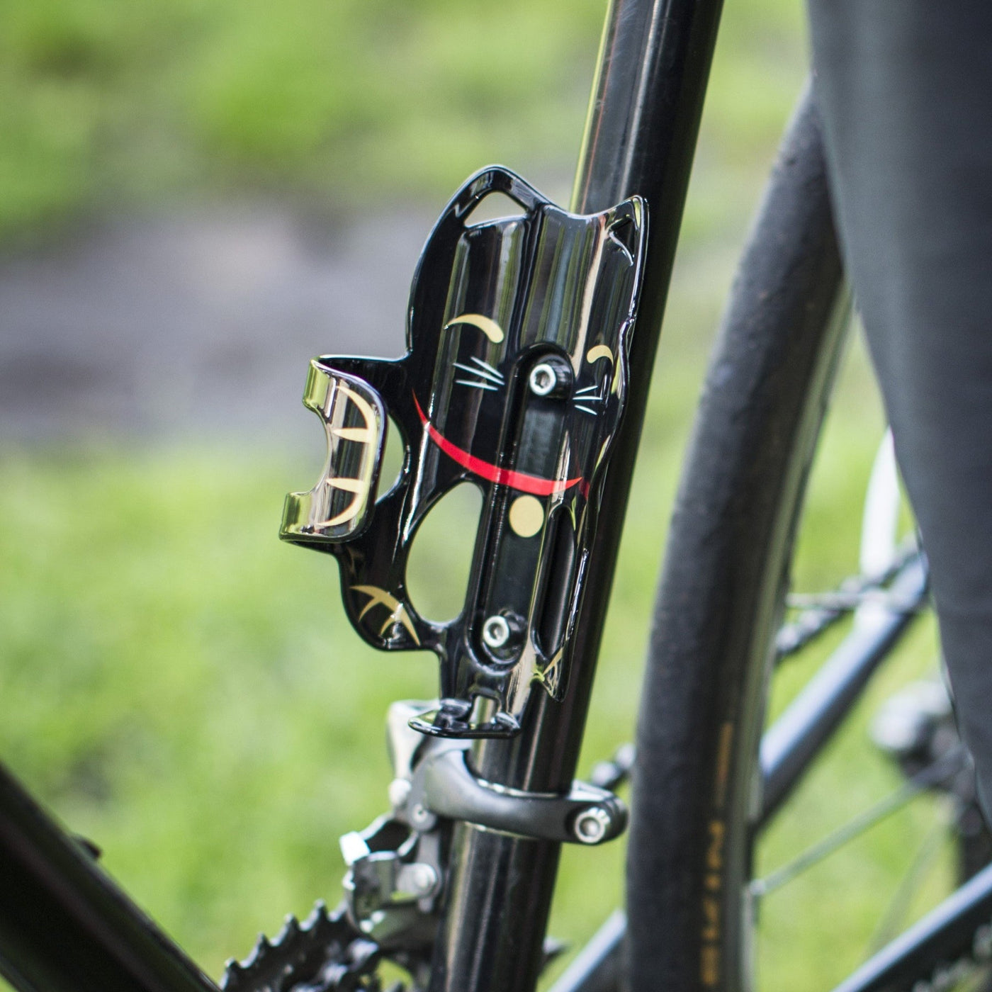PDW The Lucky Cat Bottle Cage