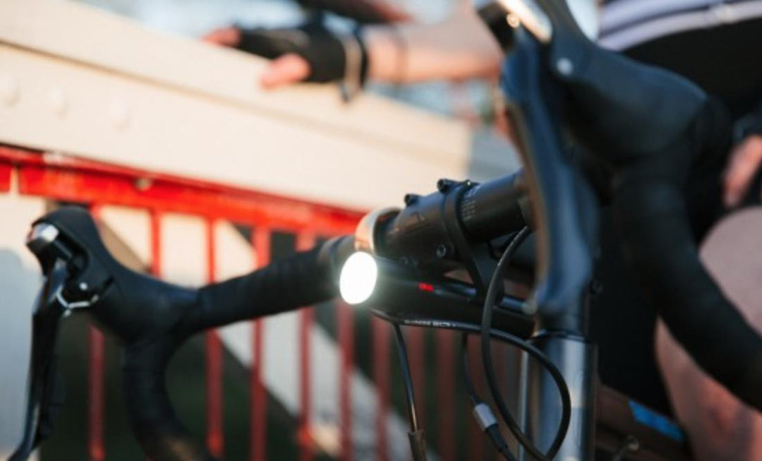 Knog PWR ROAD 600 Lumens Front Light + Power Bank – VeloLifestyle Knog PWR ROAD 600 Lumens Front Light + Power Bank – VeloLifestyle